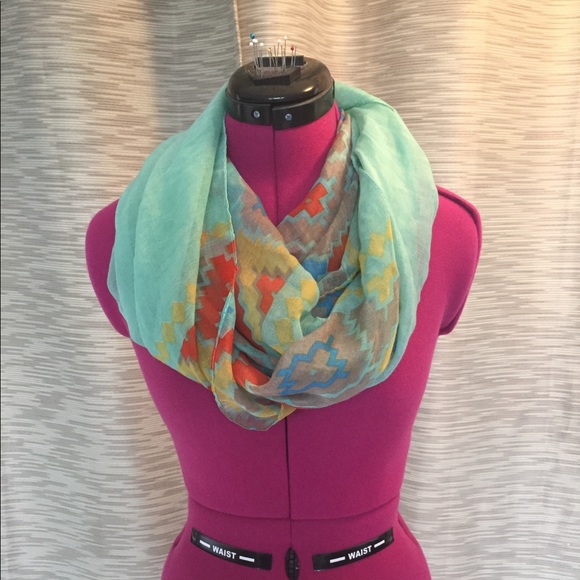 Accessories - Infinity scarf